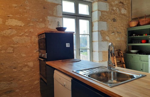 Le Grand-Pressigny Apartment | Loire Valley village centre apartment chezANIA