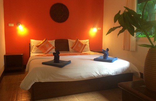 Khuekkhak Hotel | Loma Resort