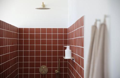 Parmain Bed & Breakfast | Lomalia