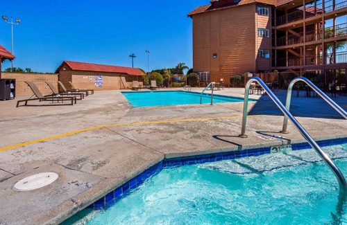 Lompoc Hotel | Lompoc Valley Inn and Suites