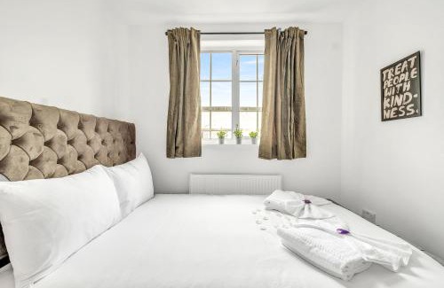 Hendon Apartment | London Family Base - Parking, 10 Min Tube, 30min to Wembley, Coldplay, London Fashion Week