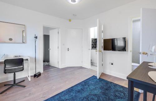 Hendon Apartment | London Family Base - Parking, 10 Min Tube, 30min to Wembley, Coldplay, London Fashion Week