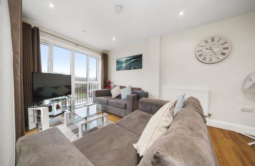 Stanwell Apartment | London Heathrow Living Serviced Apartments by Ferndale