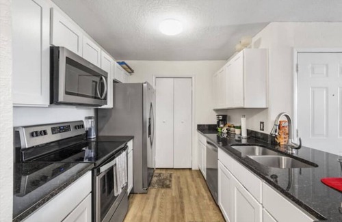 South Semoran Condo | London House | Orlando Airport Private Condo