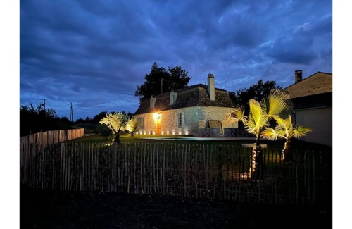 Saint-Meard-de-Gurcon House | Longère en Pierres Avec Piscine Privative Chauffée