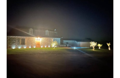 Saint-Meard-de-Gurcon House | Longère en Pierres Avec Piscine Privative Chauffée