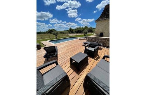 Saint-Meard-de-Gurcon House | Longère en Pierres Avec Piscine Privative Chauffée