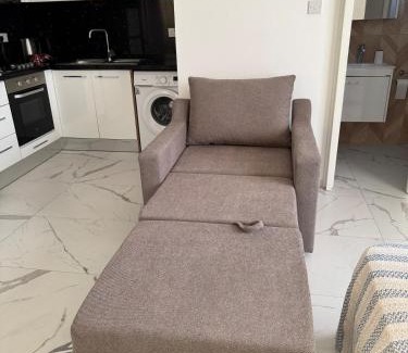 Aglantzia Apartment | Long Beach'de Stüdyo Daire