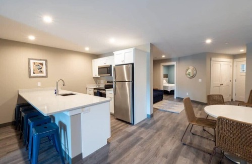 Gloucester Apartment | Long Beach Suites: Steps To Beach, Newly Built