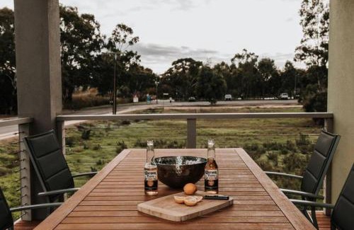 Murray Bridge House | Long Island Retreat - Pelican