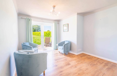 Zeals House | Long Lane Stables Lodge. Spacious Country Retreat