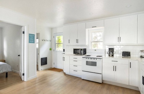 Long Point Cottage | Long Point - Modern Waterfront Beach House - Just renovated!