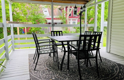 Bridgewater Apartment | Long Trail Suite | 10 Mins to Mountains | A/C