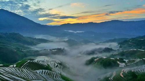 Longsheng Various Nationalities Autonomous County Hotel | Longji Panorama Hotel 龙脊全景楼大酒店