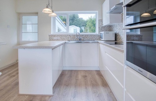 Pembroke Dock House | Longview - 4 Bedroom Holiday Home - Pembroke Dock