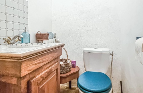 Saint-Sulpice-de-Cognac House | Look forward to a special vacation in charming walls.