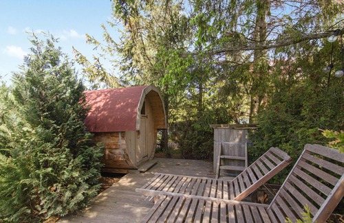 Jastrzebia Gora Apartment | Look forward to a wonderful family holiday in this inviting holiday home by the sea