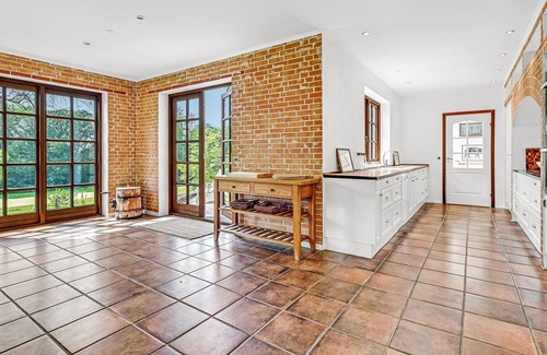 Gislev House | Look forward to vacationing in this spacious mansion with charm and room for the whole family.