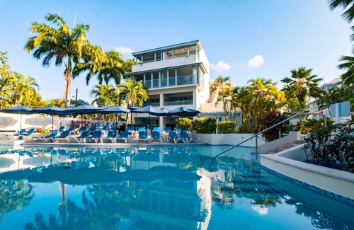 Hastings Hotel | Look No Further! 2 Spacious Units w/Balcony! Close to Bay Street Esplanade!