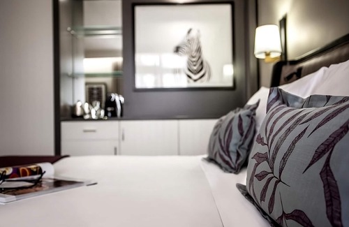 Gaborone Hotel | Look No Further! 3 Contemporary Units, Outdoor Pool, Free Shuttle and Parking!