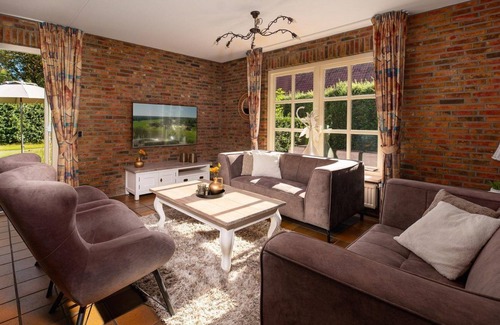 Losser House | Looking for a comfortable family holiday?