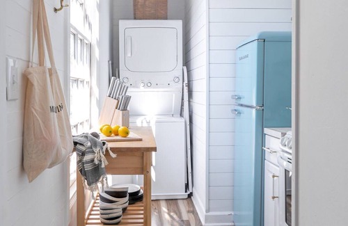 Cabbagetown Apartment | Looking Glass by Minty Living