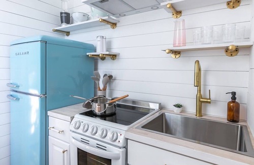 Cabbagetown Apartment | Looking Glass by Minty Living