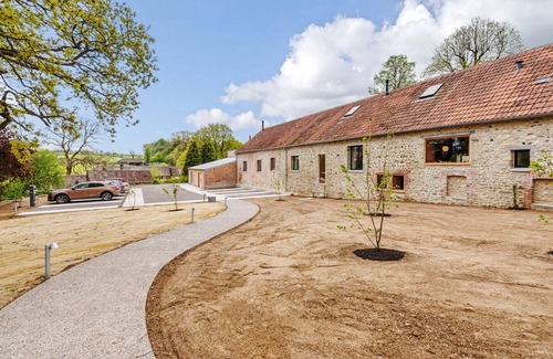 West Compton Cottage | Lookout - part of beautifully restored former dairy that sleeps 6 guests in 3 bedrooms