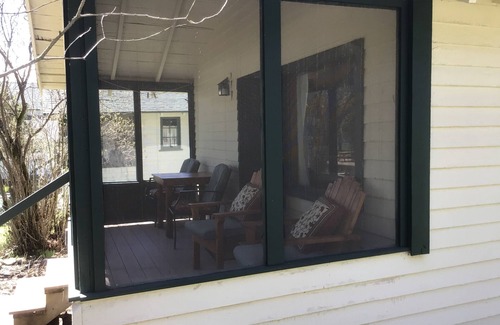 Cedarville Cabin | Loon's Nest Cabin - Les Cheneaux Landing