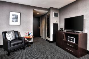 Downtown Baltimore Hotel | Lord Baltimore Hotel