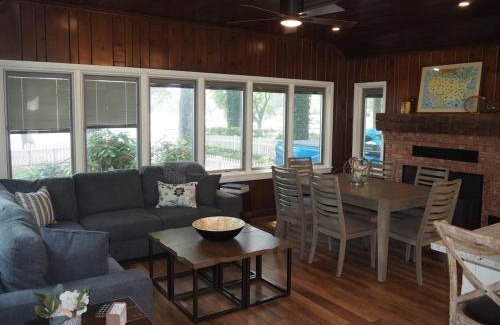 Sister Lakes House | Lorlee - A Large And Luxurious Lakefront Cottage!