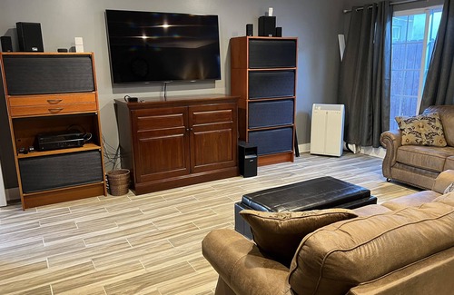Westchester House | Los Angeles. Comfortable, clean Guest House just north of LAX