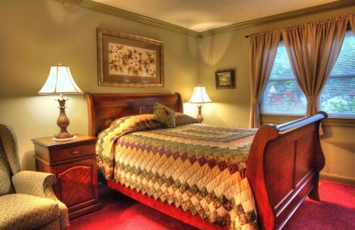 Penn Yan Bed & Breakfast | Los Gatos Bed & Breakfast