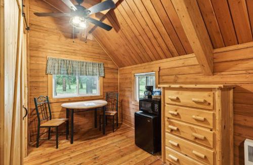 Grantsdale House | Lost Horse Lodge King Cabin 12