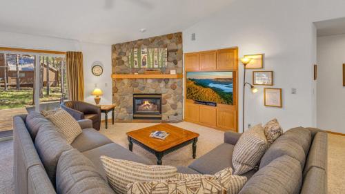 Overlook Park House | Lost - Unit 11