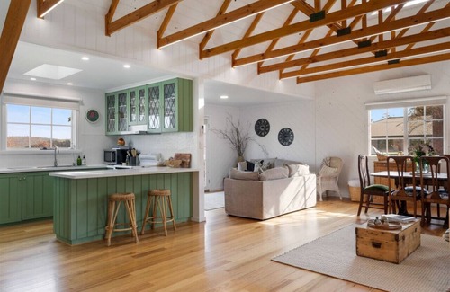 West Launceston House | Lotti's Cottage - Family Friendly, West Launceston