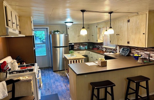 Nacogdoches House | Lottie Mae’s Place has a warm cozy homely vibe. 2 minutes from town