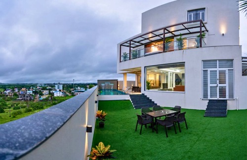 Igatpuri Villa | Lotus Villa, Igatpuri by Ebony Stays | 5BHK Villa in Igatpuri with Views