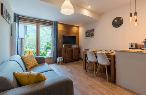 Peyragudes Apartment | Loudenvielle Centre, Rated 3 star, with terrace, 4/6 pers FIBRE WIFI NETFLIX