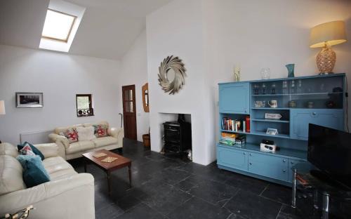 Dungloe House | Lough Meela Lodge