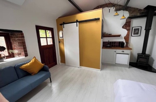 County Cavan Cottage | Lough Sillan Lakeside Cottages - Adults only - outdoor spa - sleeps 6-8nn