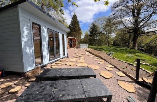 County Cavan Cottage | Lough Sillan Lakeside Cottages - Adults only - outdoor spa - sleeps 6-8nn