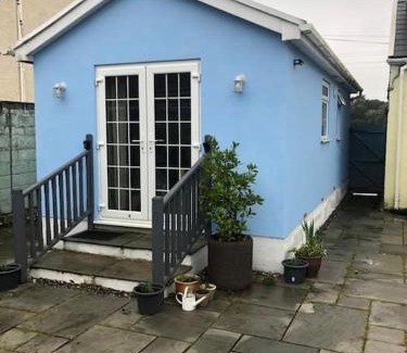 Loughor Apartment | Loughor Annnex, Llangennech , Wales