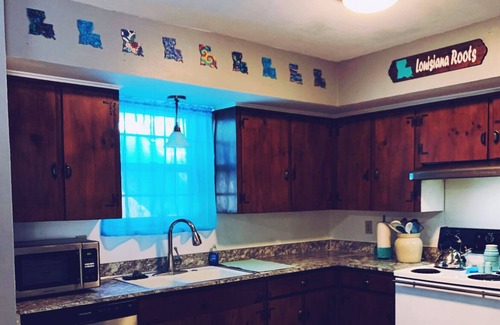 West Monroe House | Louisiana Roots 3BR/1BA Home-Inside city limits, close to everything!