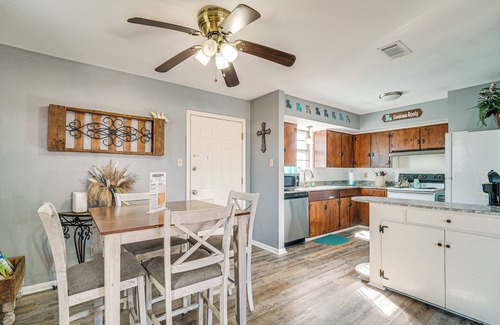 West Monroe Cottage | 'Louisiana Roots' Home 3 Mi to Dtwn West Monroe!