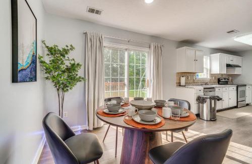 Highview House | Louisville Home with Large Yard 15 Mi to Downtown!