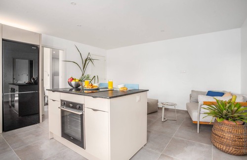Lotissement La Serenite Apartment | Lounge Appart A refined, discreet, carefully designed space