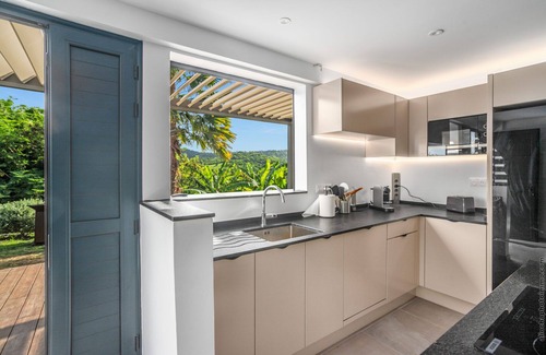 Lotissement La Serenite Apartment | Lounge Appart A refined, discreet, carefully designed space