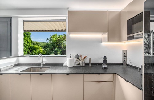 Lotissement La Serenite Apartment | Lounge Appart A refined, discreet, carefully designed space
