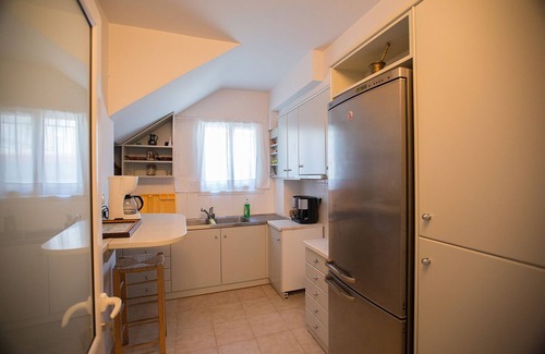 Loutraki Apartment | Loutraki home near the beach and the city centre